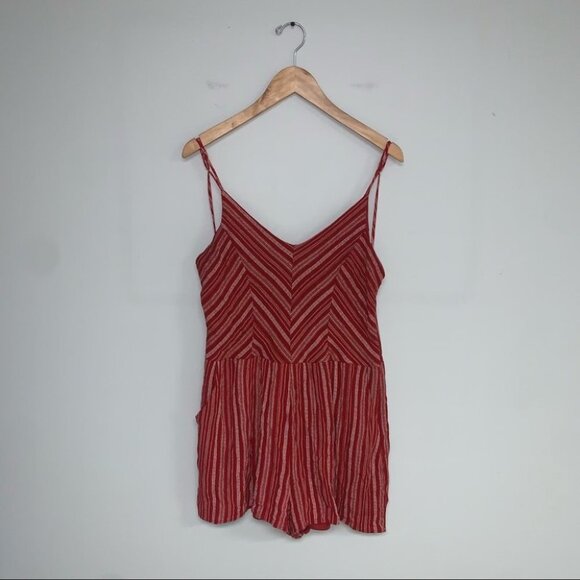 One Clothing Chevron Striped Romper Red White Shorts V-neck Women’s Size Large - Picture 2 of 11